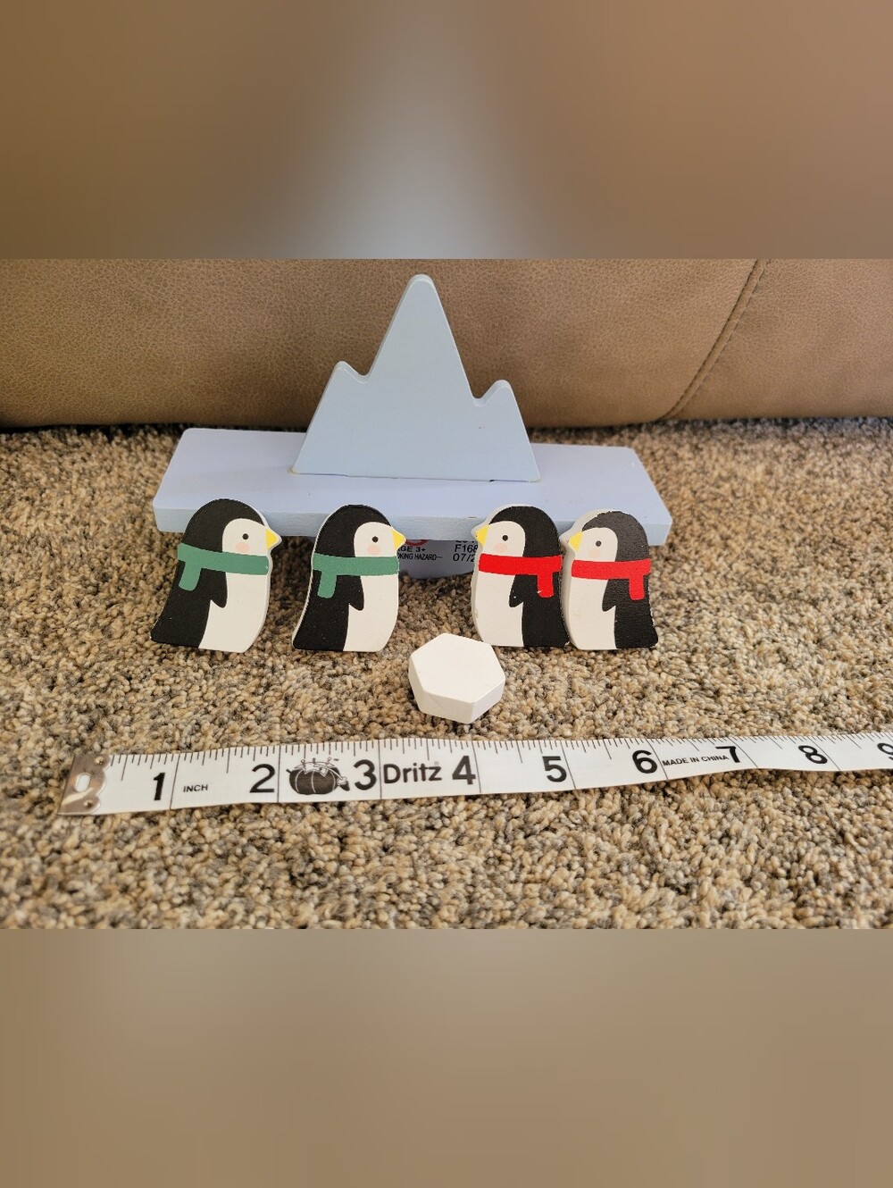 Balancing penguins - Picture 2 of 4